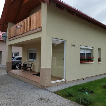 Zsoli Vendeghaz Holiday home Balatonfenyves